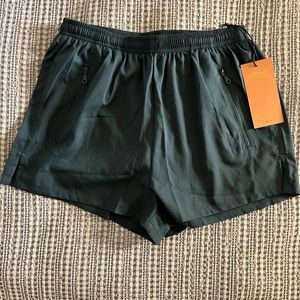 NWT Girlfriend Collective Gazelle Short